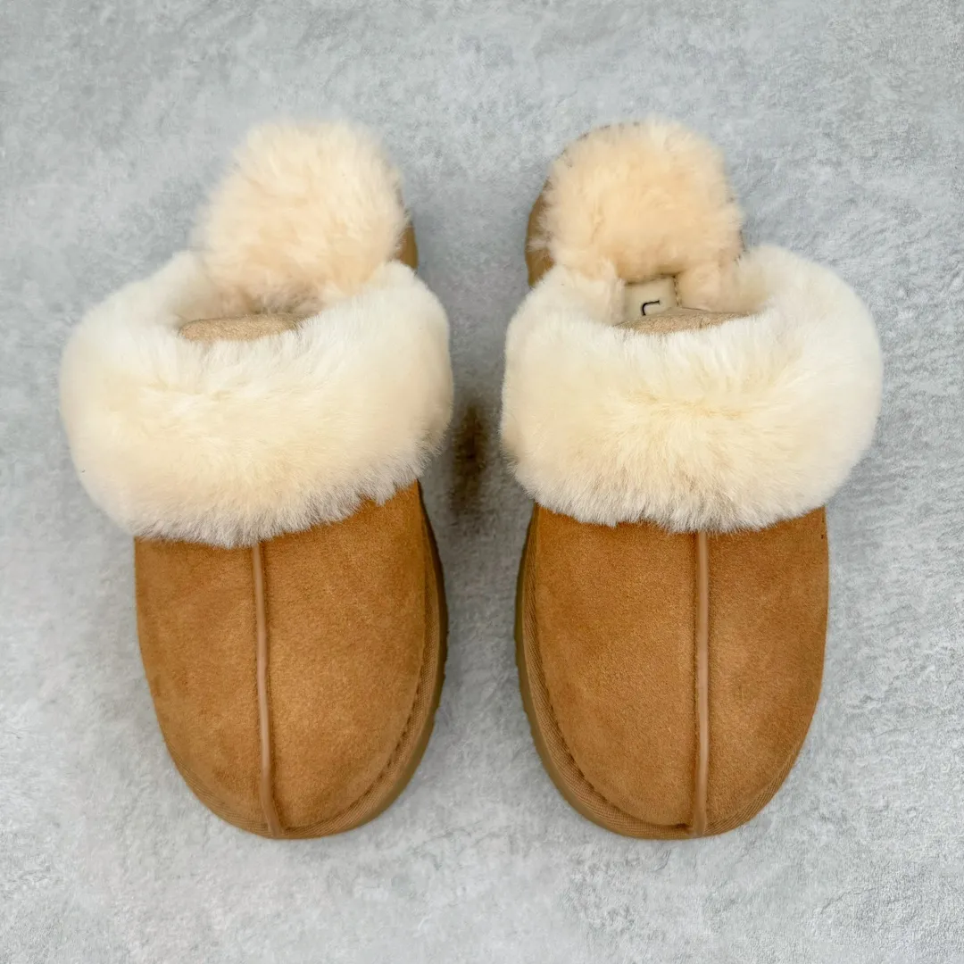 Pick up locally💰440 UGG 2550 Classic autumn and winter sheepskin and fur integrated snow boots. All shoes are made of ZP. Longfeng A-grade Australian imported sheepskin and fur integrated brand OEM production line. Fully follow the ZP process. OEM original pattern maker. Adhering to the principle of no original shoe development and selection. Pay attention to every detail. The most authentic version on the market. TREADLITE "light wing" technology outsole. Lightweight/durable/flexible/pile size: 35 36 37 38 39 40 41 Coding: by2936060